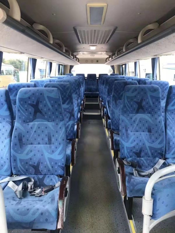 33 Kursi 2014 Tahun Digunakan Bus Perjalanan Digunakan Pelatih Motor Warna Biru 3300mm Tinggi Bus