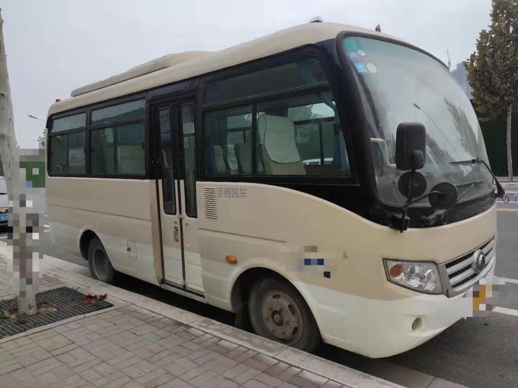 2011 Tahun Digunakan Model Bus Yutong ZK6608 19 Kursi Drive Tangan Kiri Model ZK6608 Tidak Ada Kecelakaan 2 Gandar