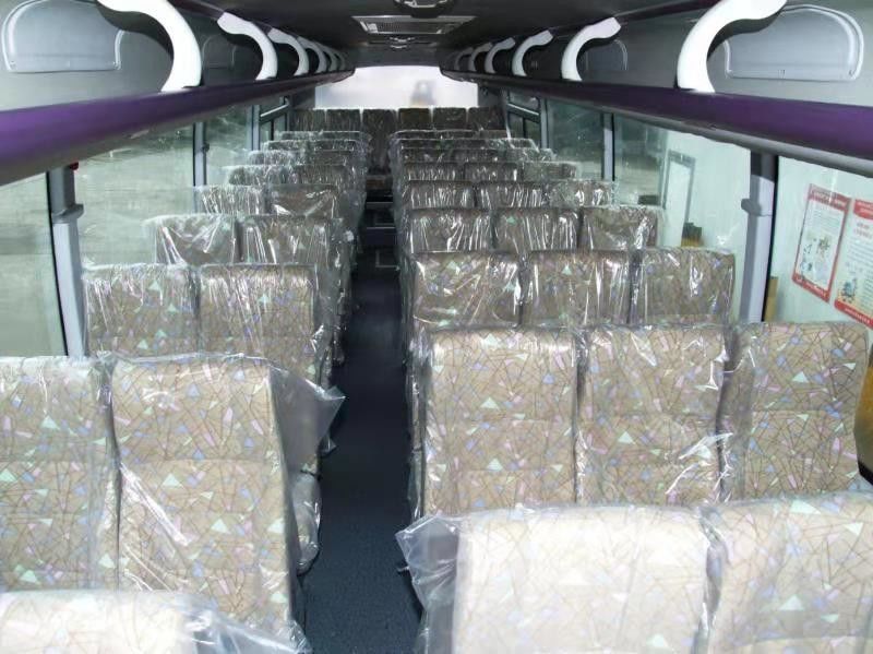 63 Kursi Bus Mesin Diesel Double Back Axle Drive Tangan Kiri 110km / H Kecepatan Maks