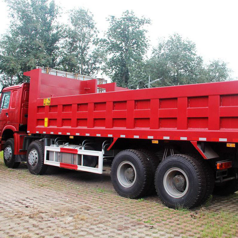 Kapasitas Besar Tip Tangan Kedua 31 Ton Berat 8x4 Mode Drive Model HOWO-7