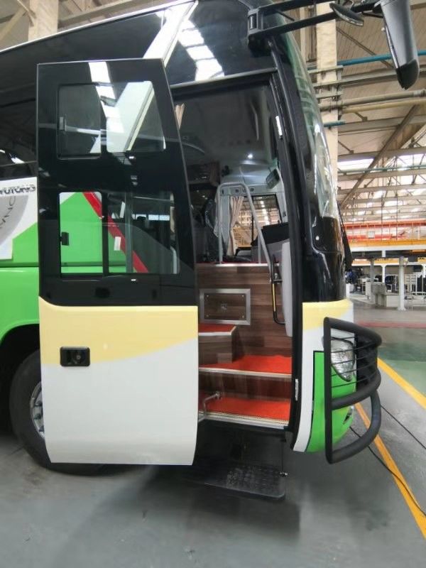 67 Kursi Promosi Drive Kanan Drive 120km / H Kecepatan Maks. 12000 X 2500 X 3620mm