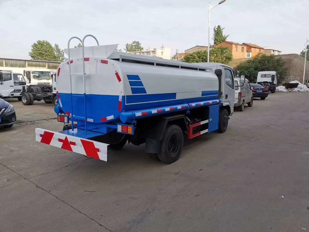 Truk Tangki Bahan Bakar Minyak Ringan 4X2 5000L 5m3 Pengisian Bahan Bakar Minyak Sertifikasi ISO