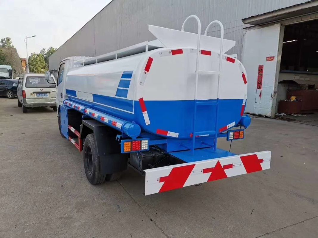 Truk Tangki Bahan Bakar Minyak Ringan 4X2 5000L 5m3 Pengisian Bahan Bakar Minyak Sertifikasi ISO