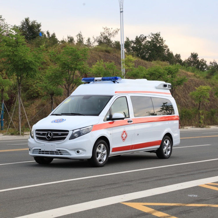 Single Axle Emergence Vehicle Mobil Ambulans 4x2 Dengan Desain Ergonomis (Tipe Transport)