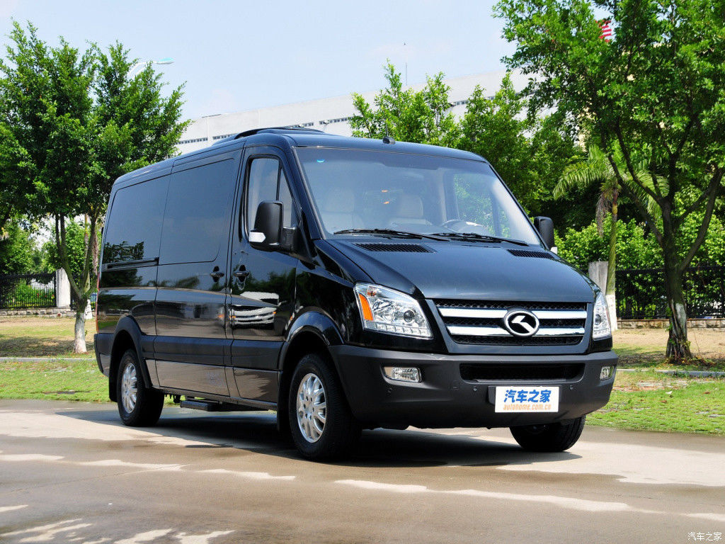 6 Gear Manual Diesel 105kw 2019 Tahun Bekas Mini Coach 10-15 Seater High Roof