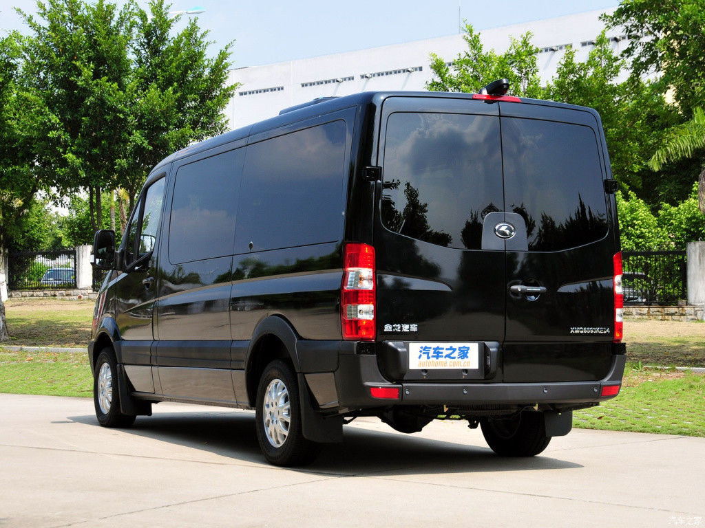 6 Gear Manual Diesel 105kw 2019 Tahun Bekas Mini Coach 10-15 Seater High Roof