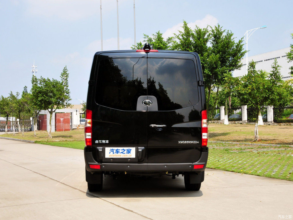 6 Gear Manual Diesel 105kw 2019 Tahun Bekas Mini Coach 10-15 Seater High Roof