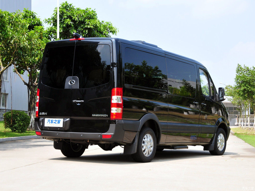 6 Gear Manual Diesel 105kw 2019 Tahun Bekas Mini Coach 10-15 Seater High Roof