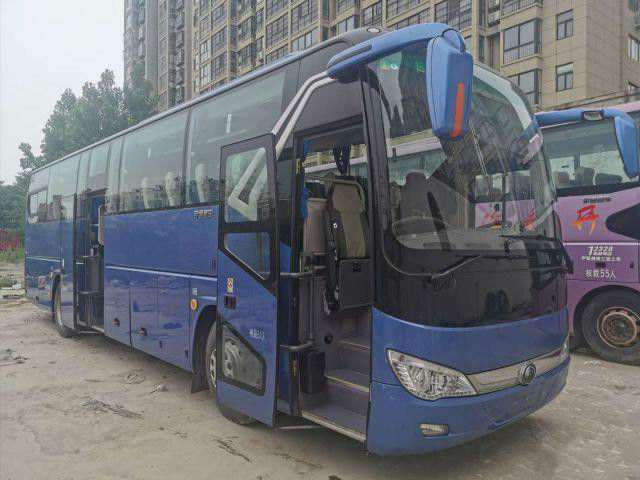 Diesel Double Doors 51 Seats 2017 Tahun Bus KINGLONG Bekas Bus Coach Bekas Dengan AC