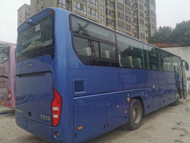 Diesel Double Doors 51 Seats 2017 Tahun Bus KINGLONG Bekas Bus Coach Bekas Dengan AC