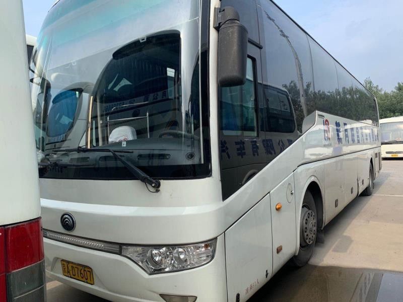 Tahun 2010 Diesel Yutong ZK6122 51 Kursi RHD Digunakan Bus Perjalanan Interior Mewah