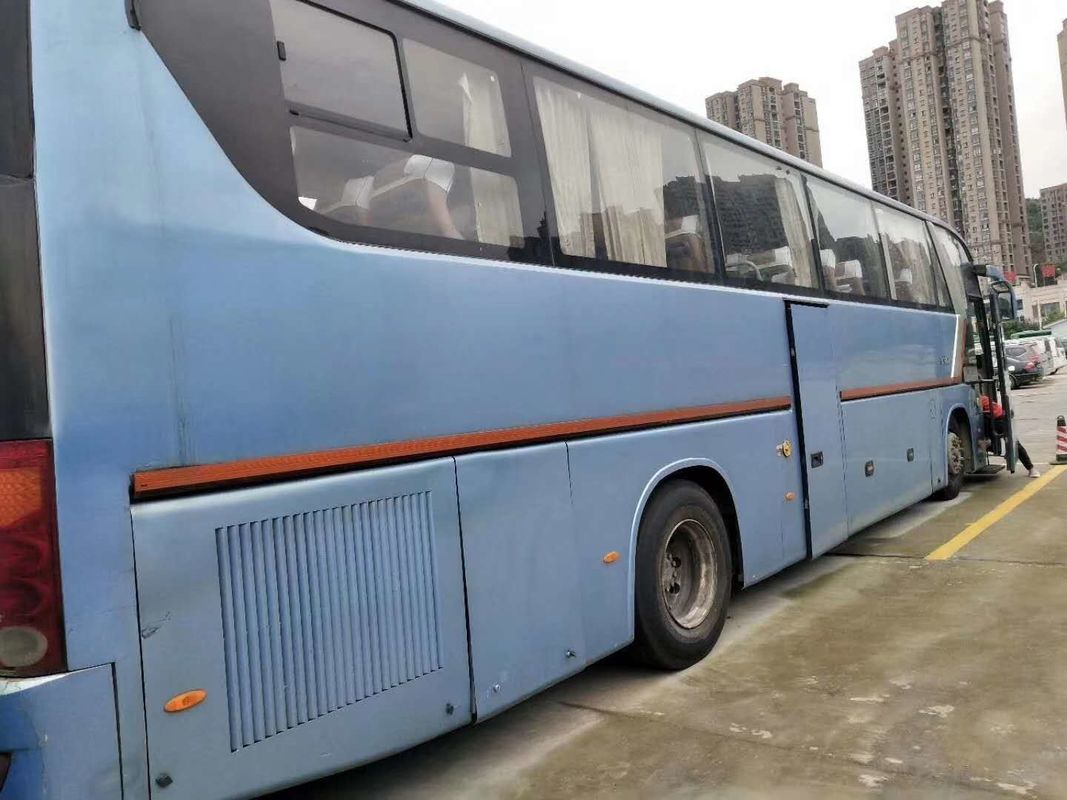 Kinglong RHD Deisel Engine 53 Kursi 233kw Bus Pelatih Bekas Dengan Pintu Ganda AC