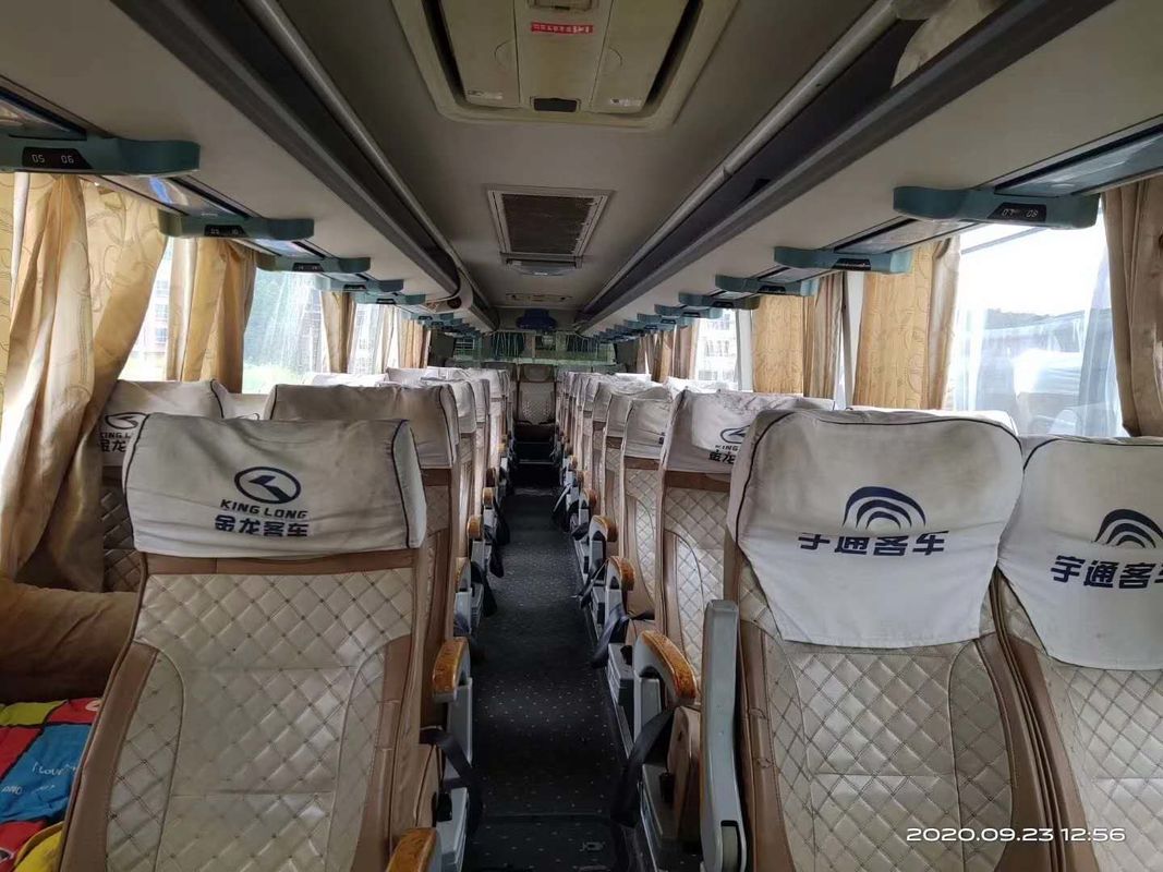 Kinglong RHD Deisel Engine 53 Kursi 233kw Bus Pelatih Bekas Dengan Pintu Ganda AC