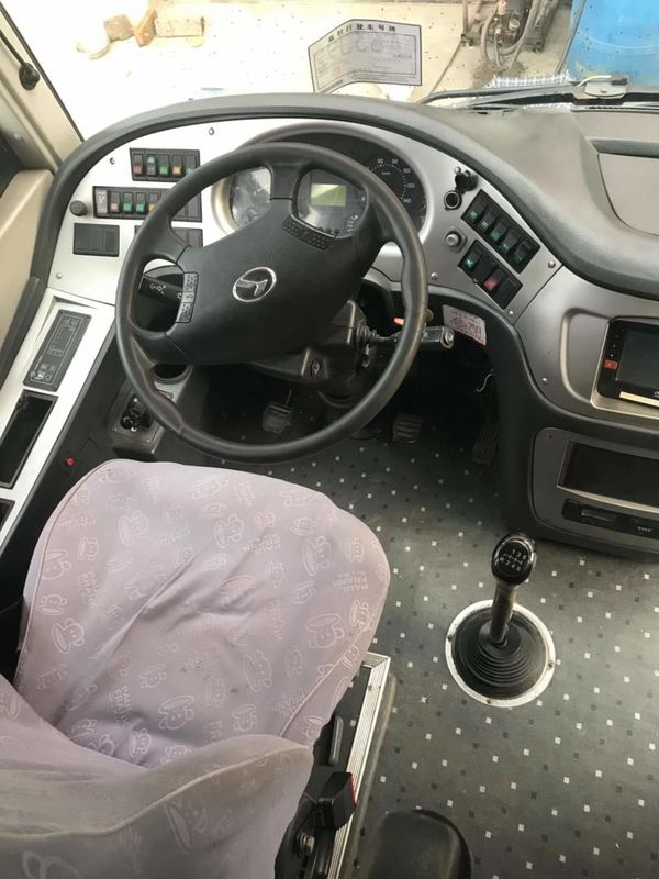 Kinglong Brand Bekas Bus Wisata Sencond Hand Bus XMQ6898 39 Kursi Dengan Mesin Belakang AC Warna Biru Dan Putih Kondisi Baik