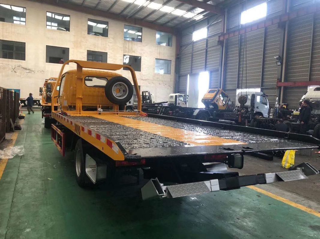 Euro 3 Dongfeng 95HP 6 Wheel Road Rescue Tow Truck 3 Ton 5 Ton 6 Ton
