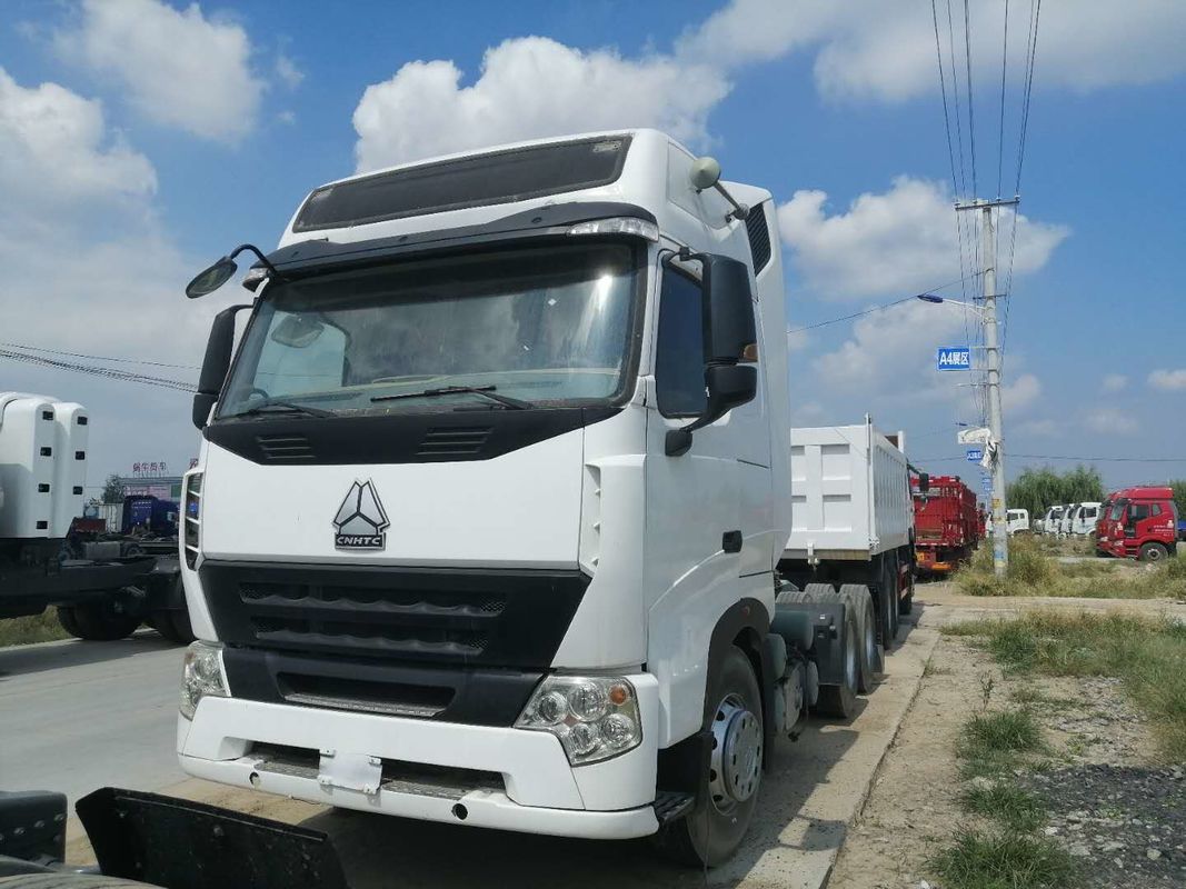 China Sinotruk Howo A7 Tractor Truck Head 6x4 dengan warna berbeda