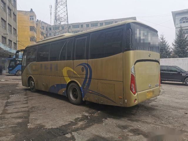 38 Kursi Yuchai Mesin Belakang Enam Silinder 270hp Euro V Airbag Chassis Kiri Kemudi Kinglong XMQ6901 Bus Tur Bekas