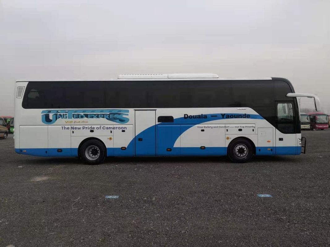 Bus Yutong Baru ZK6122H9 Dengan 55 Kursi Warna Putih Dalam Promosi Mesin Belakang
