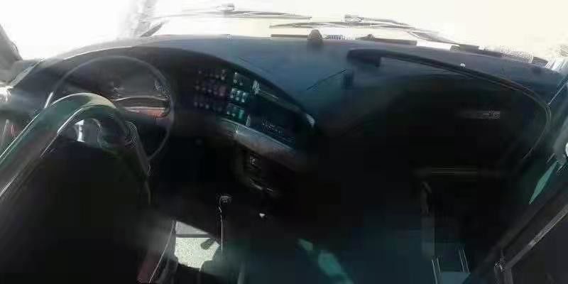 Bus Yutong Bekas ZK6122 47 Kursi VIP Dengan Mesin Weichai Pintu Ganda Toilet 247kw