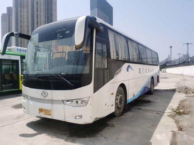 XMQ6119 Digunakan Bus Kinglong 56 Kursi 2 + 3 Tata Letak Digunakan Bus Tur Mesin Belakang Pintu Ganda Drive Tangan Kiri Airbag Chassis