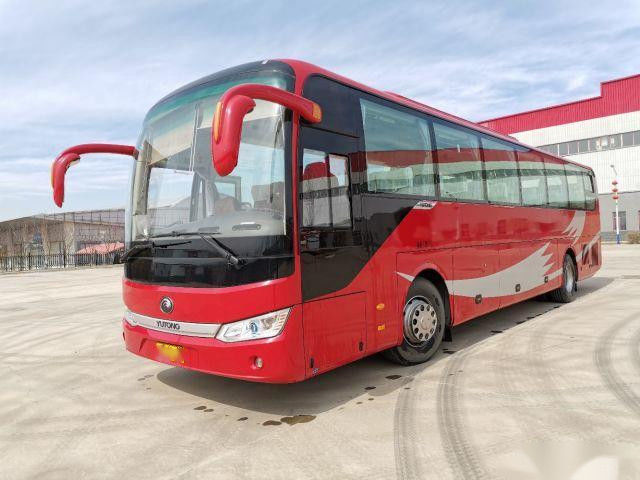ZK6122 Digunakan Bus Pelatih Yutong Merek 55 Kursi 2017 Rendah Kilometer Belakang Sasis Baja Kursi VIP