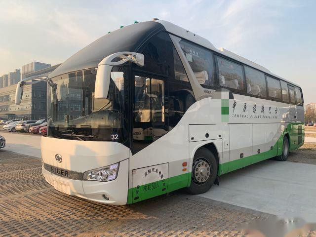 Bus Higer Bekas Untuk Bus Pelatih Bekas 50 Kursi Mesin Belakang KLQ6122 WP