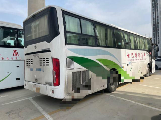 Bus Pelatih Bekas Kinglong XMQ6112 51 Kursi Airbag Chassis Drive Tangan Kiri Kilometer Rendah Packing Nude