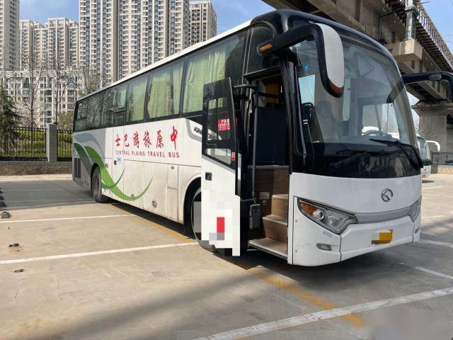 Bus Pelatih Bekas Kinglong XMQ6112 51 Kursi Airbag Chassis Drive Tangan Kiri Kilometer Rendah Packing Nude
