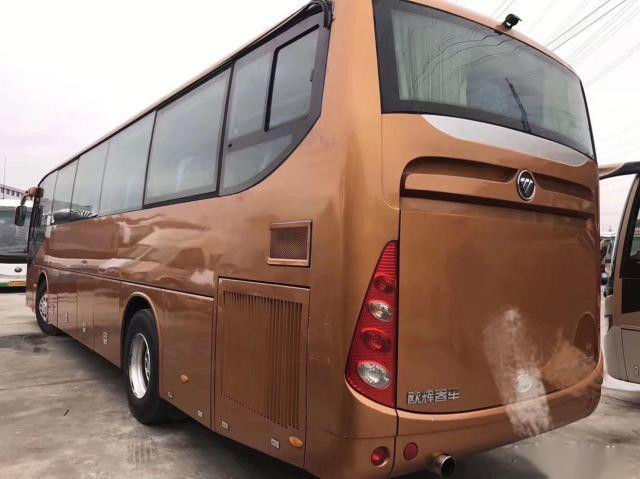 BJ6113 Bus Pelatih Bekas FOTON Merk 51 Kursi Pintu Tunggal Kilometer Rendah Euro IV Drive Tangan Kiri