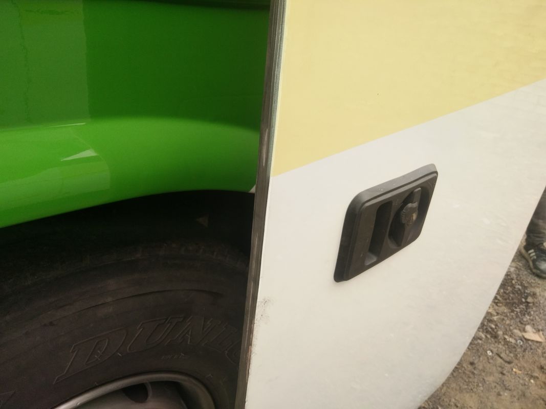 Bus Yutong Bus Baja Chassis Depan Engine Bus 53 Kursi Bus Bus Tur Bus Digunakan Untuk Kongo