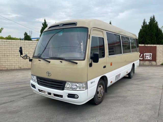 2011 Tahun 18 Kursi Bus Coaster Bekas, LHD Bus Mini Toyota Coaster Bekas Dengan Mesin Bensin 2TR, Kemudi Kiri