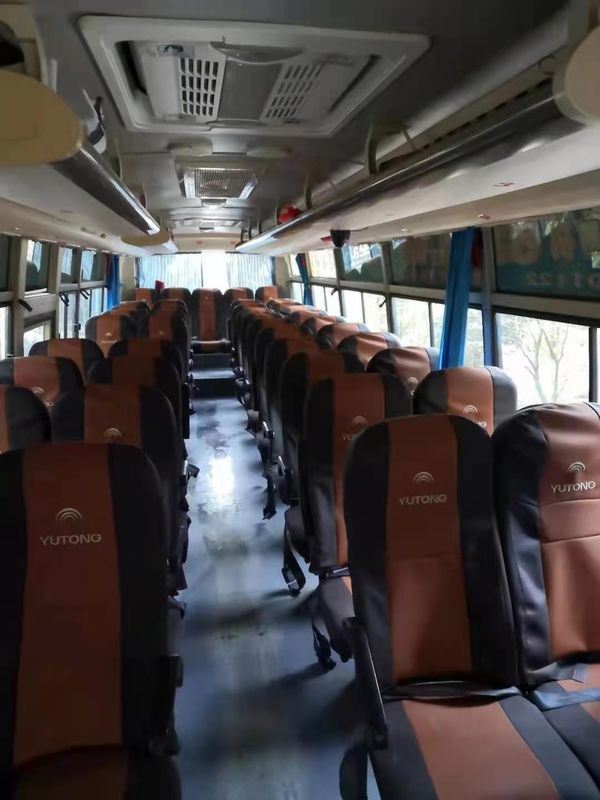 44 Kursi Bekas Bus Yutong ZK6102D Bus Pelatih Bekas Tahun 2014 Mesin Kemudi Mesin Diesel LHD