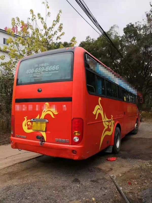 44 Kursi Bekas Bus Yutong ZK6102D Bus Pelatih Bekas Tahun 2014 Mesin Kemudi Mesin Diesel LHD