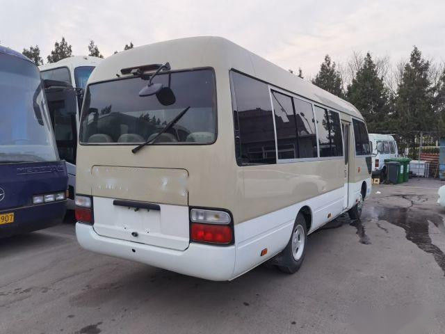 Toyota Bus Coaster 20 Kursi Bensin Drive Tangan Kiri Bekas Bus Penumpang Kilometer Rendah