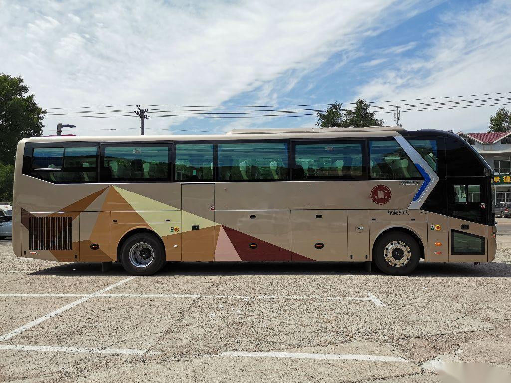 Bus Zhongtong Bekas LCK6119 50 Kursi 2019 Kompartemen Kapasitas Besar Euro V 336kw Aiebag Chassis