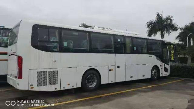 Bus Kinglong Bekas 44 Kursi Sasis Airbag Pintu Ganda Merek Baru