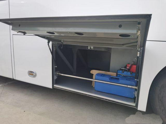 Bus Kinglong Bekas 44 Kursi Sasis Airbag Pintu Ganda Merek Baru