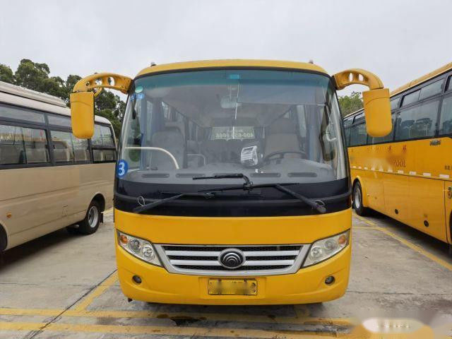 Digunakan Yutong Bus 29 Kursi Tour Bus Steel Chassis Front Engine Euro III Left Steering