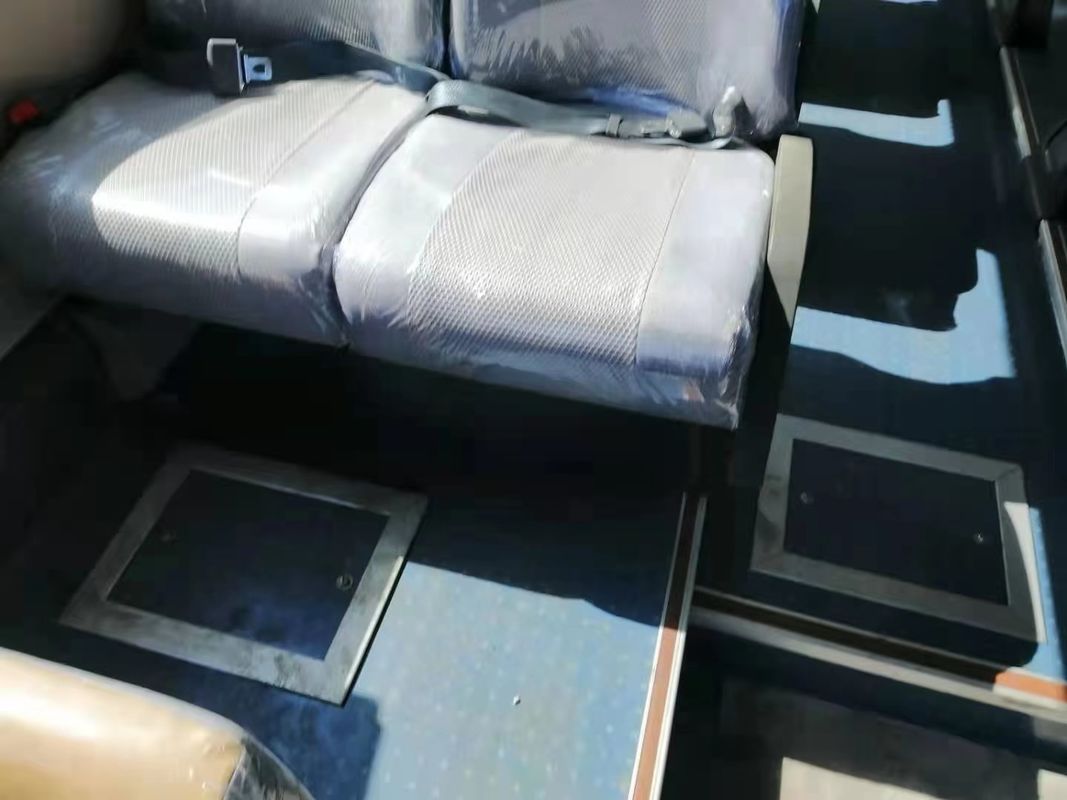 Yutong ZK6117 55 Kursi Chassis Bus Baja Baru Mesin Diesel Belakang Bus Euro III