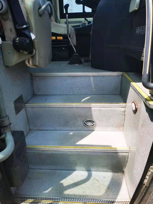 Bus Yutong Bekas 51 Kursi ZK6110 Airbag Chassis Bus Tur Kemudi Kiri Kilometer Rendah Mesin Belakang Yuchai