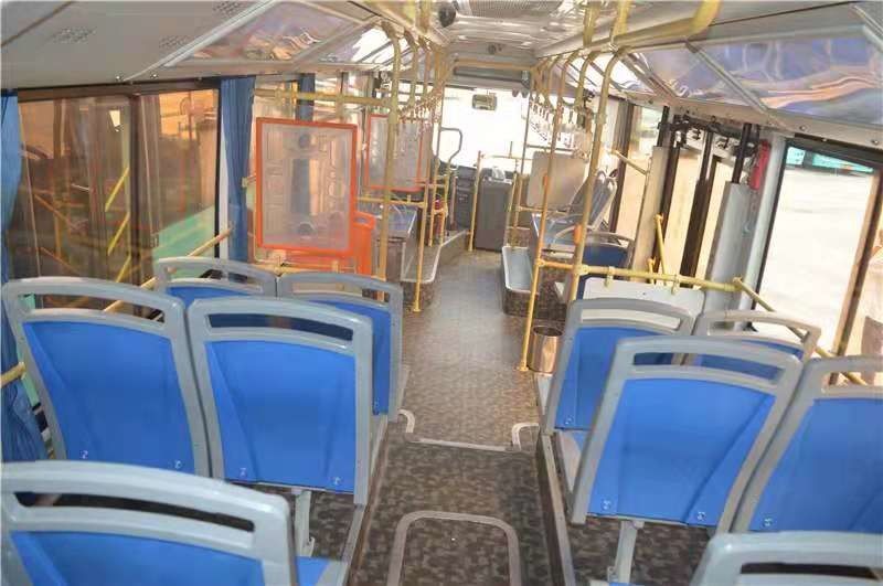 2015 Tahun 62 Kursi Digunakan Bus Pelatih ZHONGTONG LCK6950HG Bus Kota Bekas Dengan Pendingin Udara Untuk Perjalanan