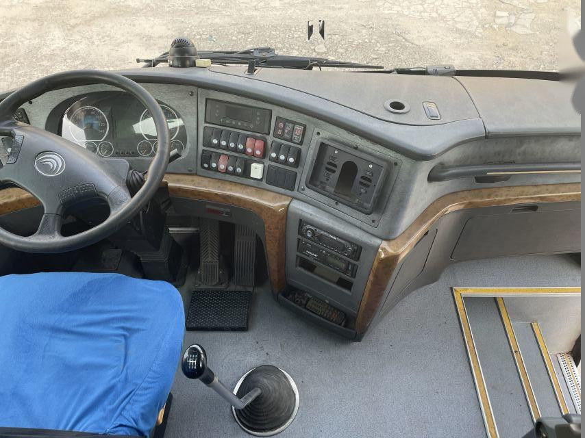Bus Yutong Bekas ZK6119 CNG WP.270 Engine Airbag Chassis Pintu Ganda 47 Kursi Retarder
