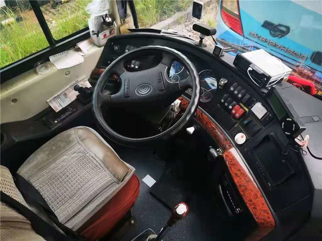 49 Kursi Bus Bekas Tahun 2013 Bus Yutong Bekas ZK6122HQ Bus Pelatih Bekas Dengan AC