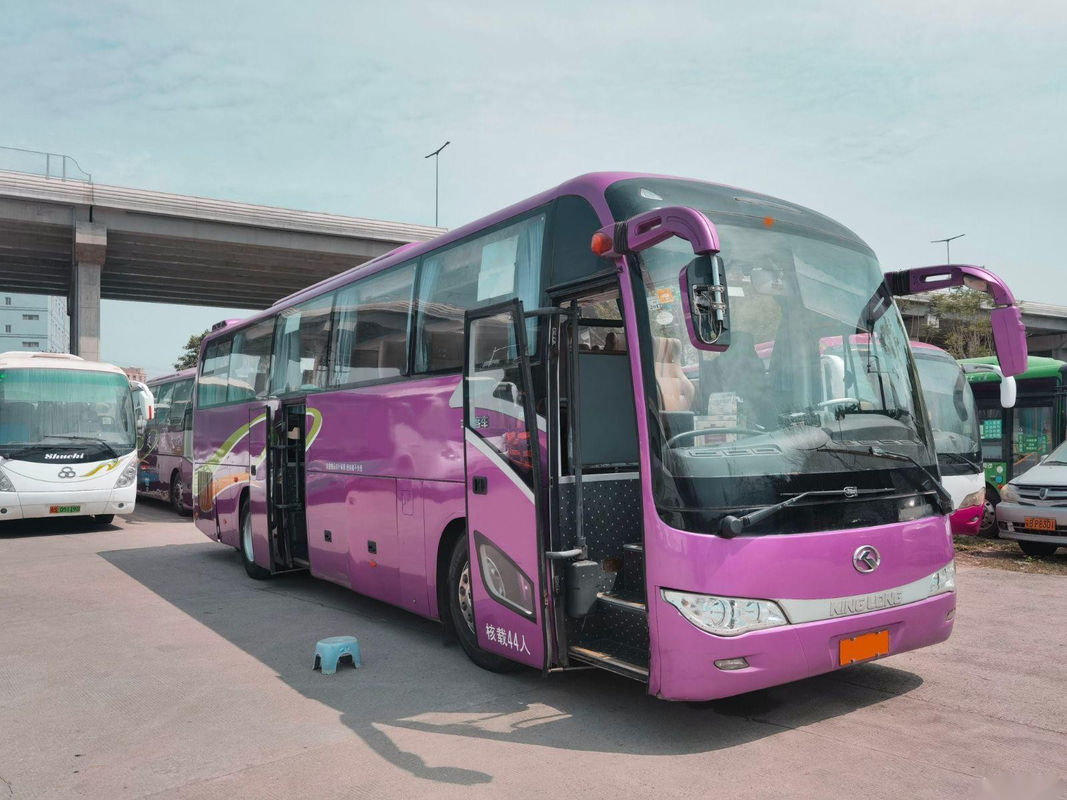 Bus Kinglong Bekas XMQ6117 44 Kursi Mesin Belakang Pintu Ganda Sasis Airbag Bekas Pelatih/Bus Tur