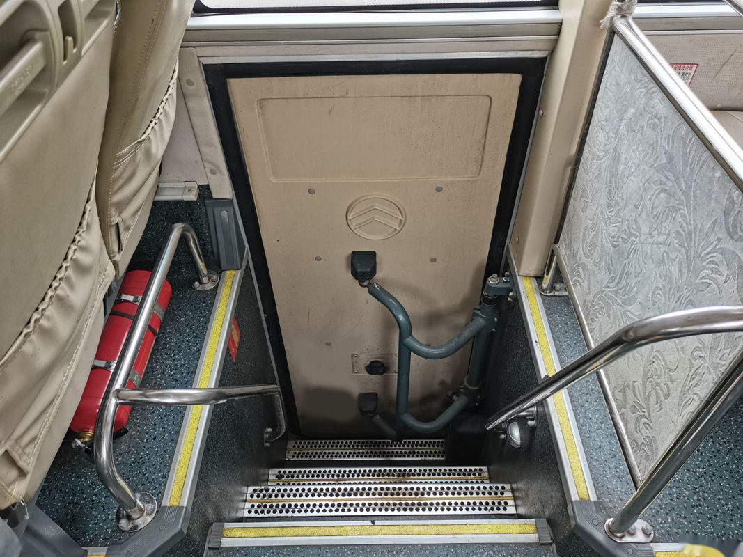 Bus Kinglong Bekas XMQ6117 44 Kursi Mesin Belakang Pintu Ganda Sasis Airbag Bekas Pelatih/Bus Tur
