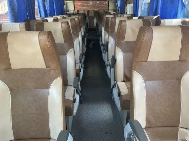 Bus Sunlong Bekas SLK6873 39 Kursi 2016 Sasis Baja Mesin Diesel Belakang Yuchai 162kw Bus Pelatih Bekas untuk Afrika