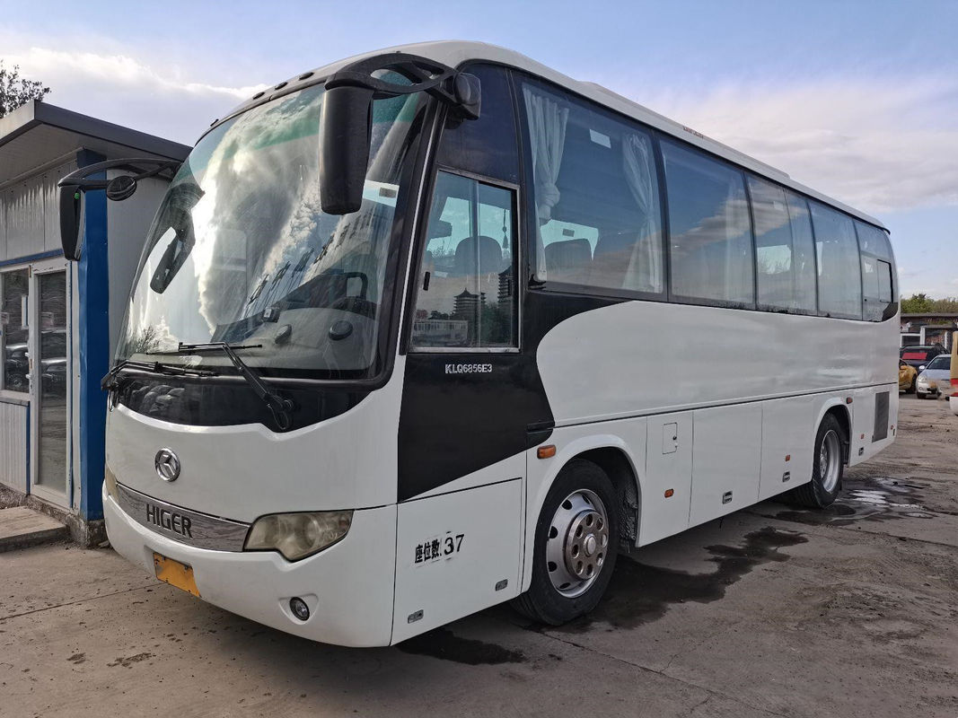 Bus Lebih Tinggi Bekas KLQ6856 37 Kursi Sasis Baja Belakang Mesin Yuchai Penggerak Tangan Kiri Kondisi Baik dengan AC