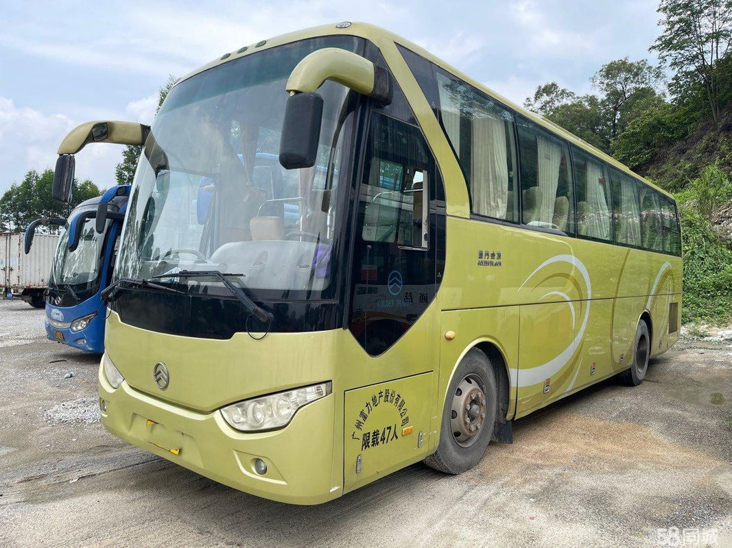 Bus Pelatih Bekas Golden Dragon 47 Kursi Hino J08E Engine Steel Chassis Pintu Tunggal Euro III