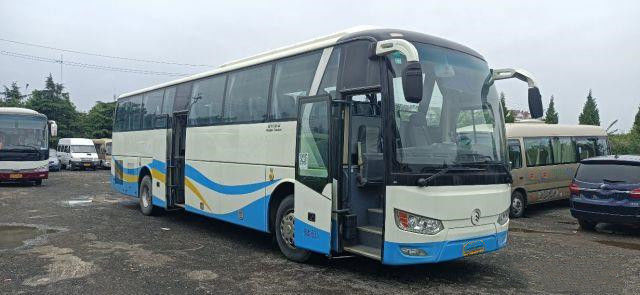 Bus Tur Bekas Untuk Afrika Digunakan Golden Dragon Bus Yuchai Mesin Belakang 233kw 53 kursi Euro IV Airbag Chassis Low Kilometer