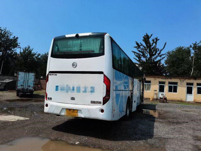 Bus Naga Emas Bekas XML6113J 51 Kursi Sasis Baja Bus Wisata Bekas Mesin Yuchai 197kw Euro V